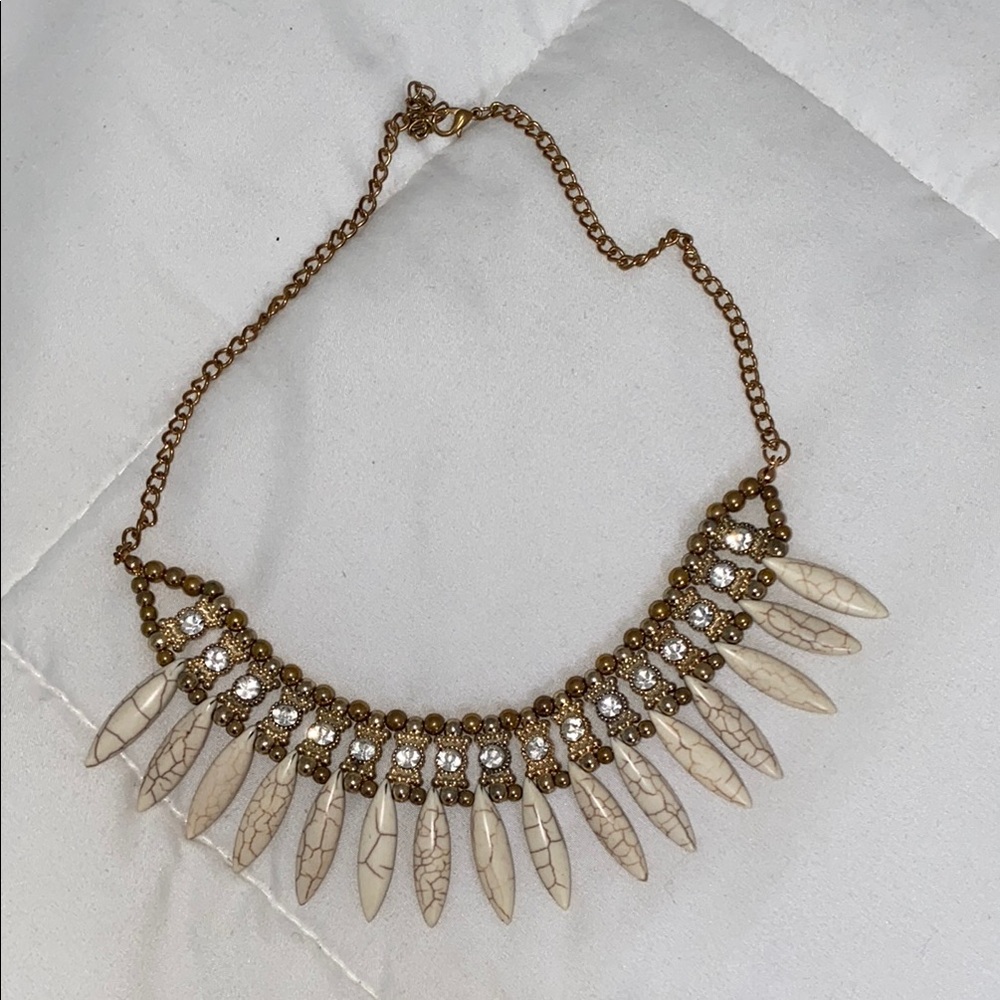 Elegant Brown and Cream Necklace